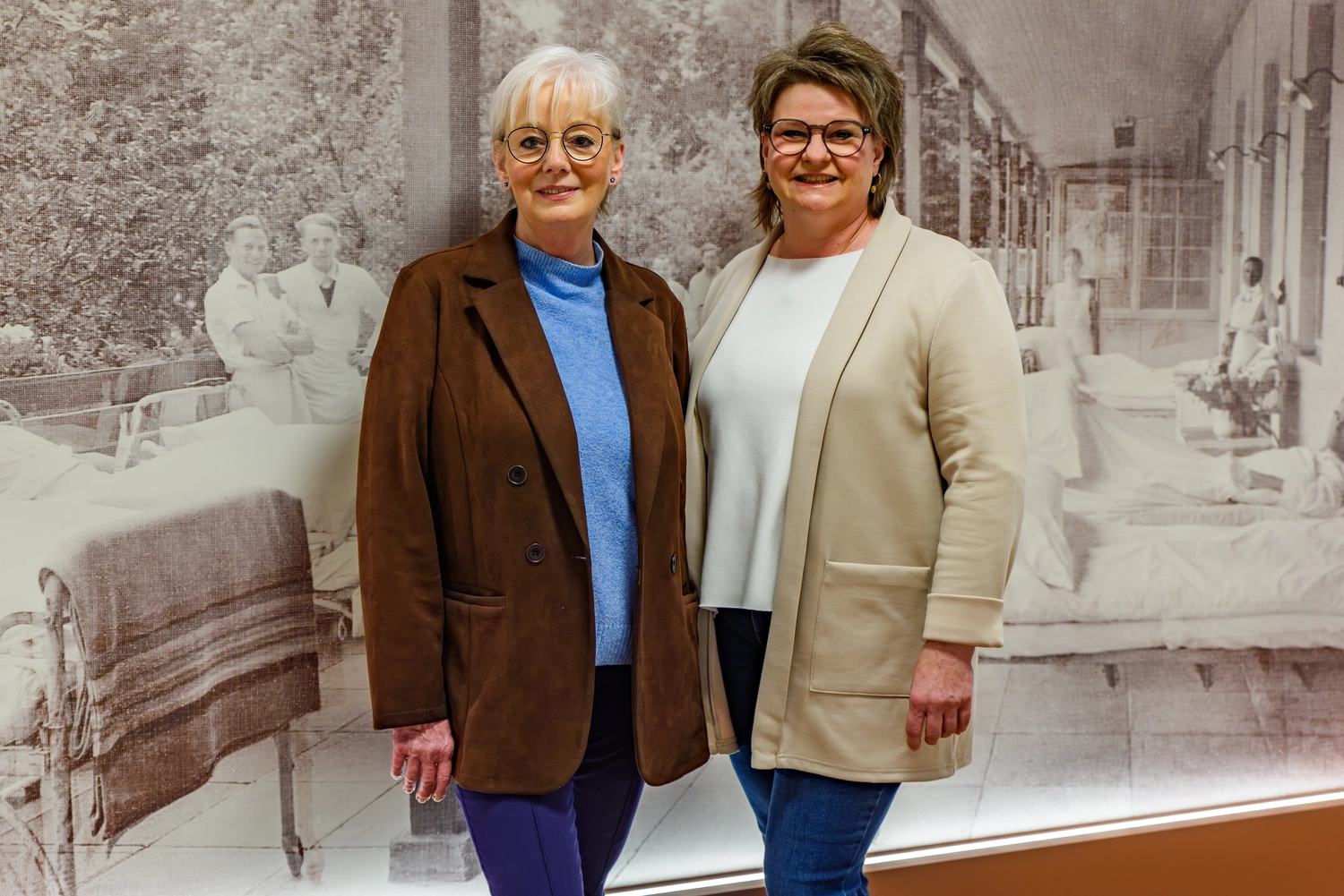 STENUM – Fachklinik für Orthopädie –2 Frauen 