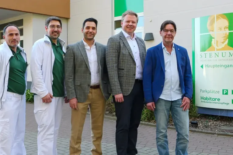 Gruppenbild Dr. med. Karsten Ritter-Lang mit Chef- und Fachärzten | Stenum Orthopädieklinik